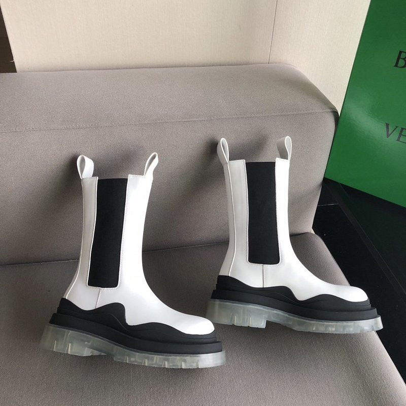 b0tte*a Ven*ta sneaker