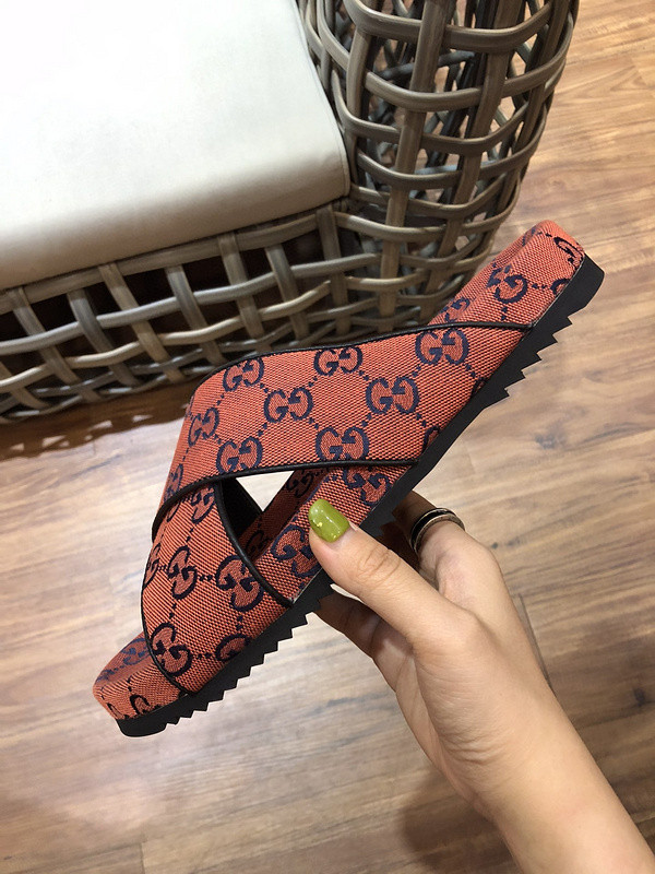 G*u*i sandals