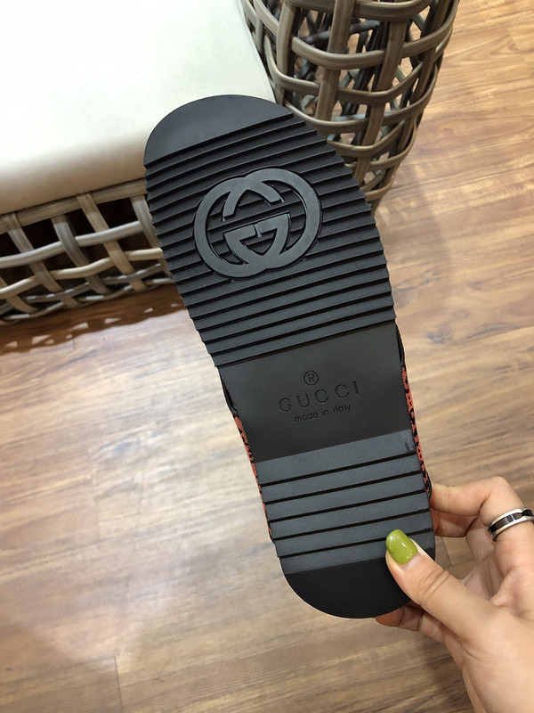 G*u*i sandals