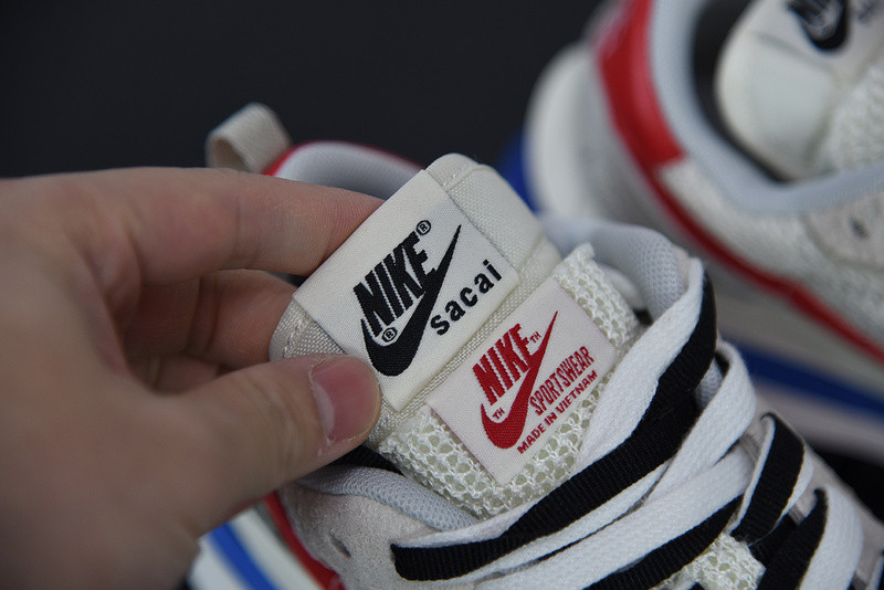NIKE SACAI X VAPORWAFFLE 