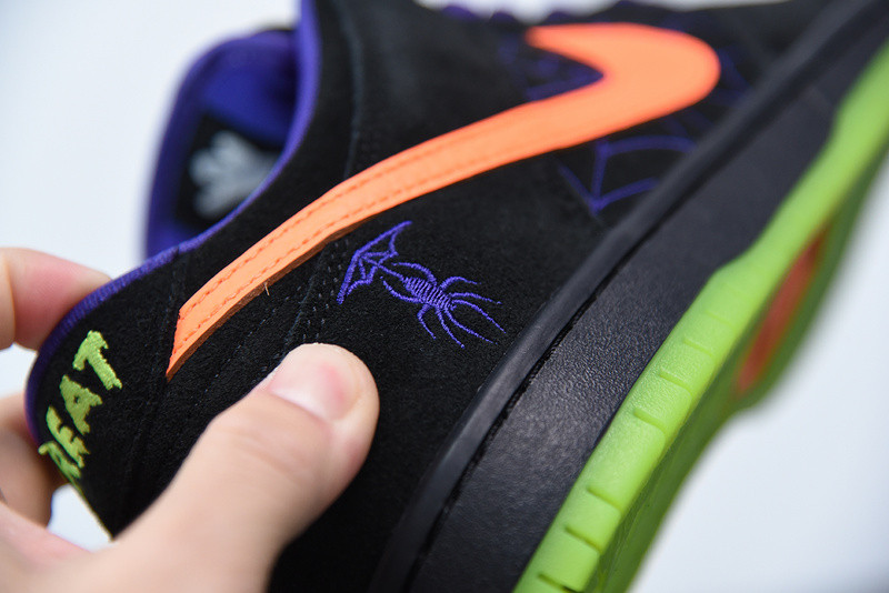 NIKE SB DUNK LOW NIGHT OF MISCHIEF BQ6817-006
