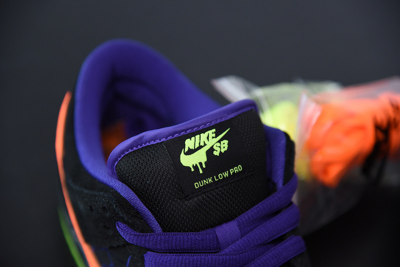 NIKE SB DUNK LOW NIGHT OF MISCHIEF BQ6817-006
