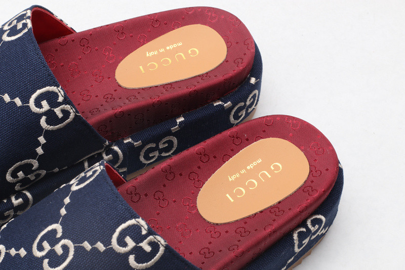 G*u*i sandals