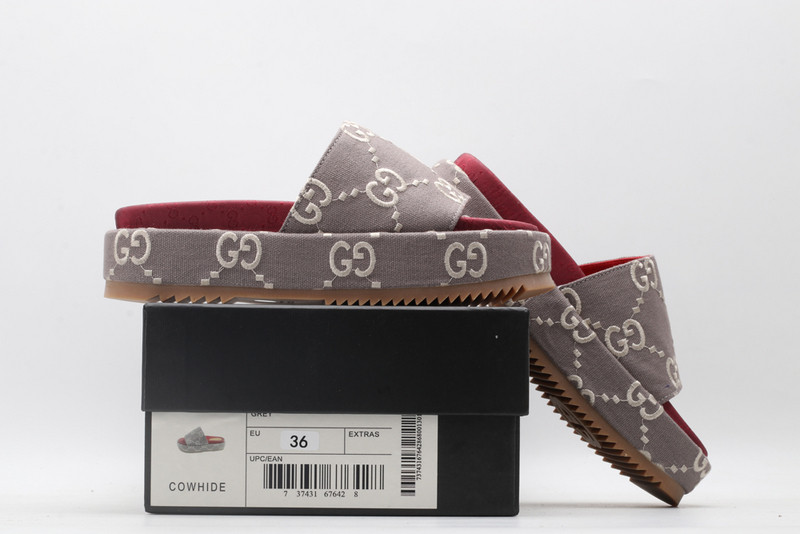 G*u*i sandals