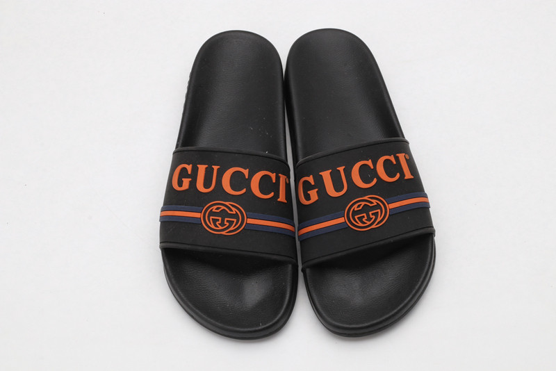 G*u*i sandals