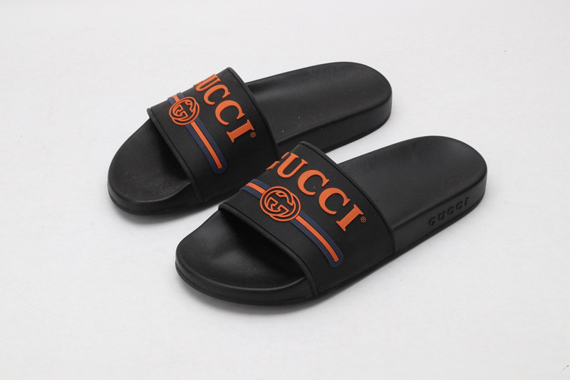 G*u*i sandals