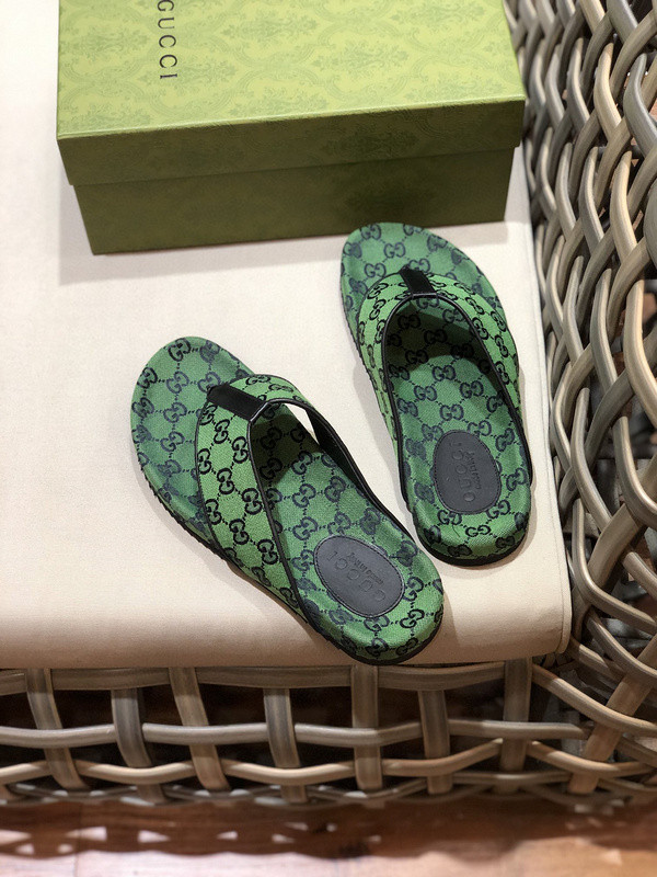 G*u*i sandals