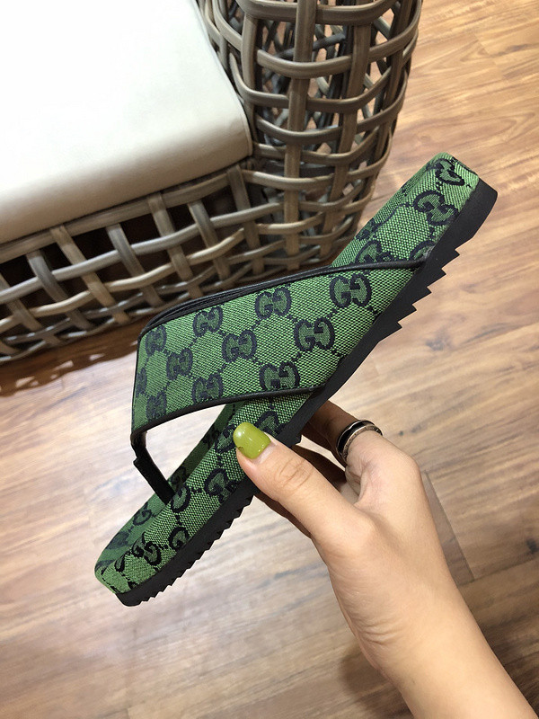 G*u*i sandals