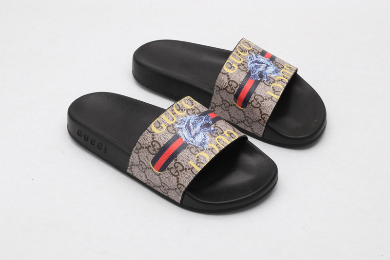 G*u*i sandals