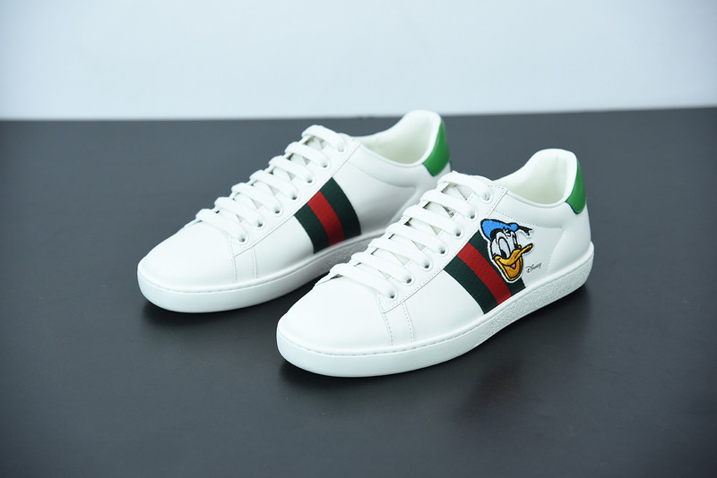 G*u*i sneaker