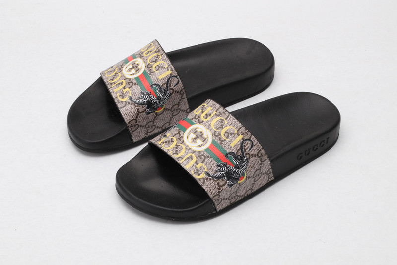 G*u*i sandals