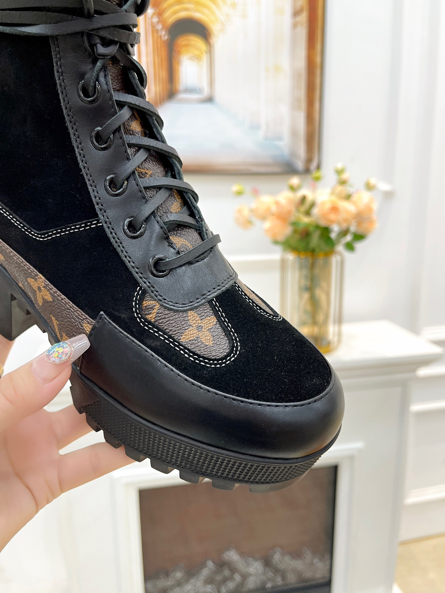 LVT BOOTS