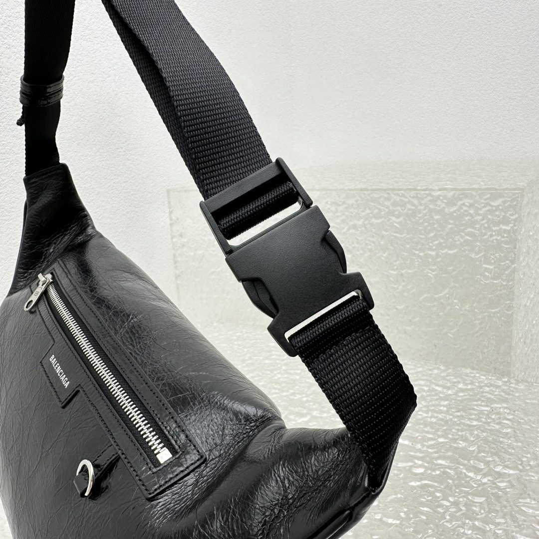 Ba*len*cia*ga purse