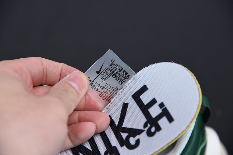 NIKE SACAI X VAPORWAFFLE 