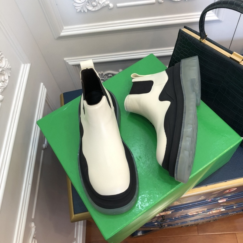 b0tte*a Ven*ta sneaker