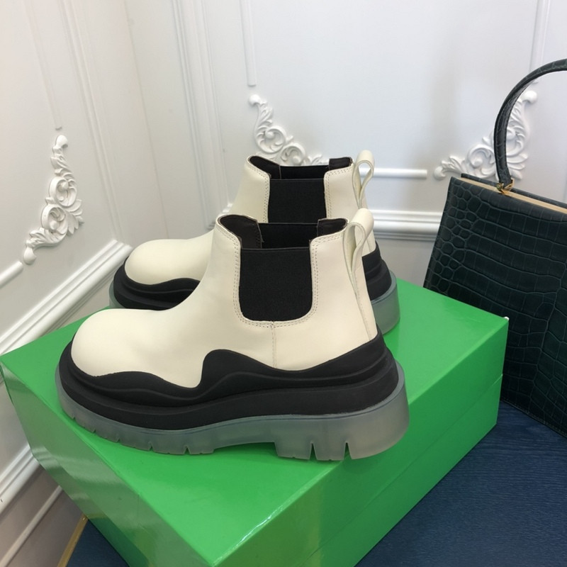 b0tte*a Ven*ta sneaker