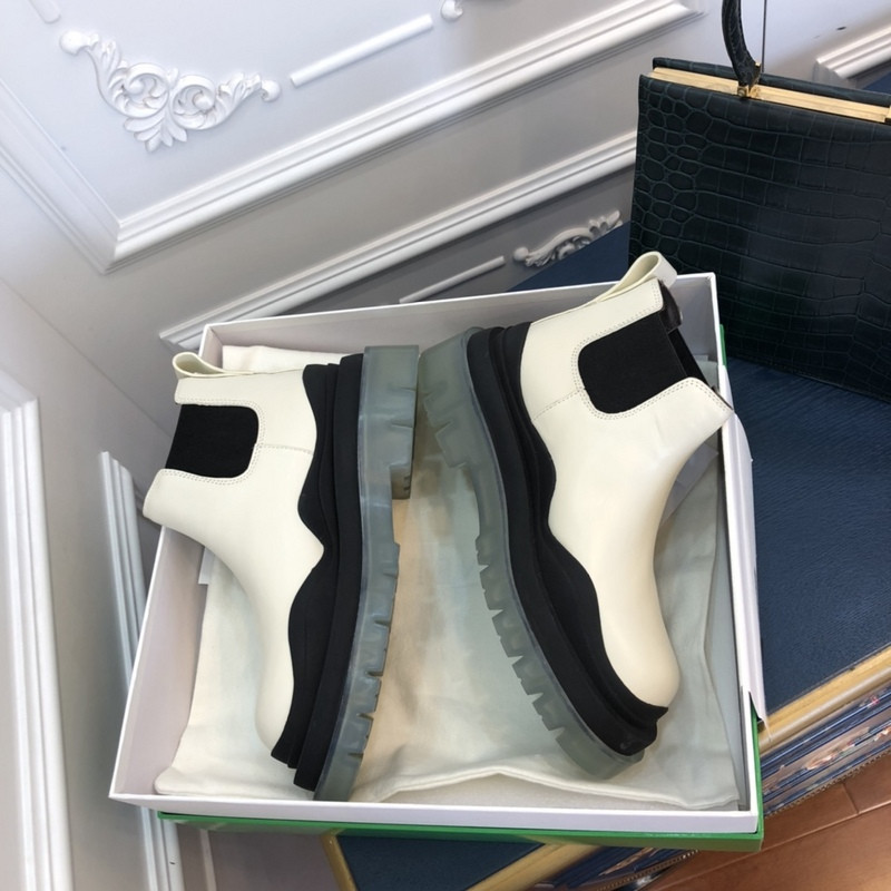 b0tte*a Ven*ta sneaker