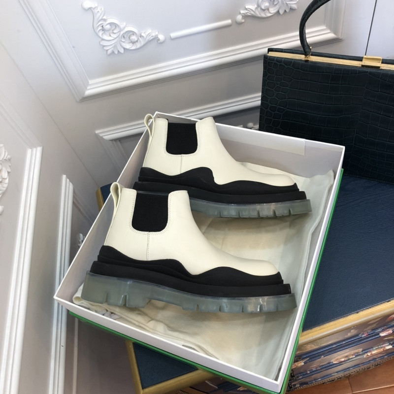 b0tte*a Ven*ta sneaker