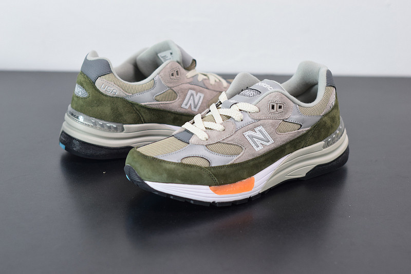 NEW BALANCE M992WT