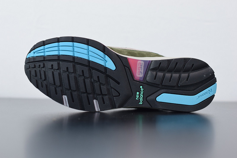 NEW BALANCE M992WT