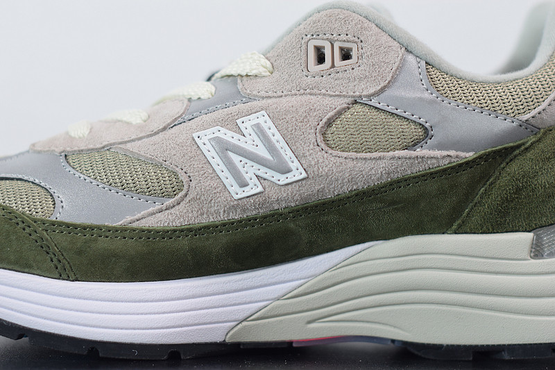 NEW BALANCE M992WT