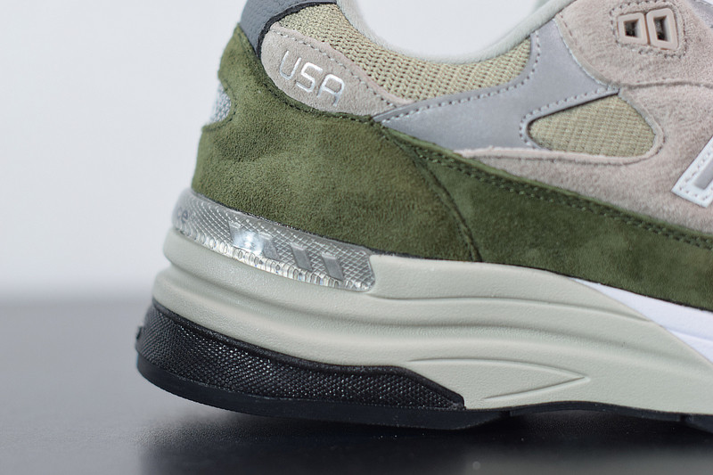 NEW BALANCE M992WT