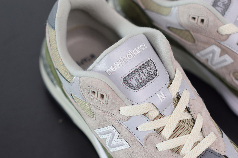 NEW BALANCE M992WT