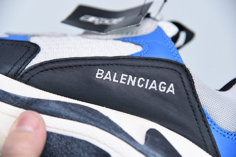 BC TRIPLE S TRAINER  536737 W09OH 1007