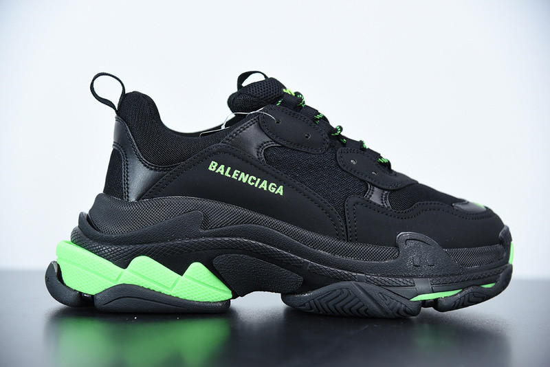 BC TRIPLE S TRAINER 524039 W2PW1 4881