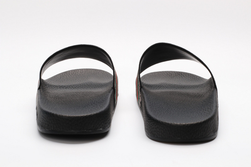 G*u*i sandals