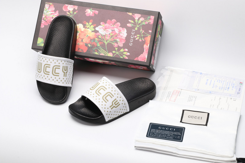 G*u*i sandals