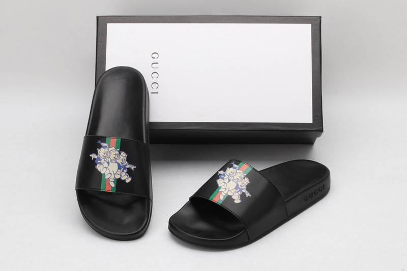 G*u*i sandals