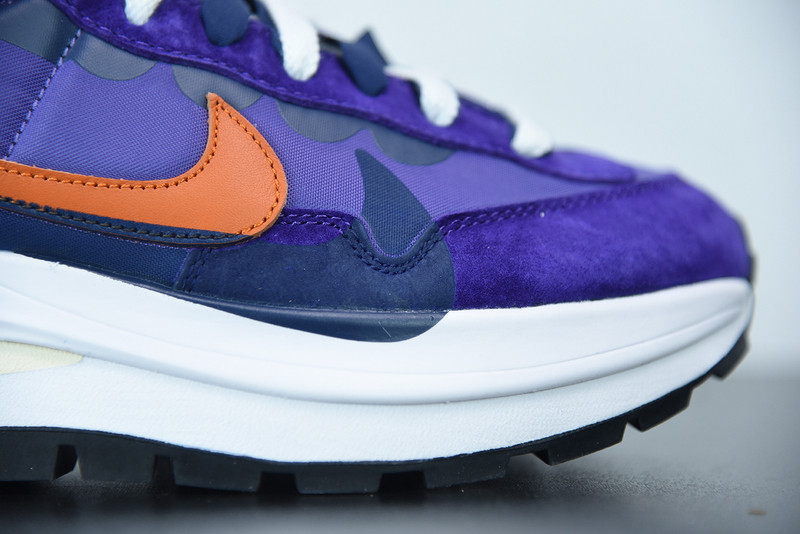 NIKE VAPORWAFFLE SACAI DARK IRIS DD1875-500