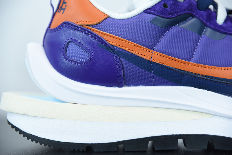 NIKE VAPORWAFFLE SACAI DARK IRIS DD1875-500