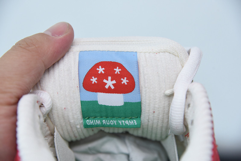 NIKE SB DUNK LOW STINGWATER MAGIC MUSHROOM DH7650-600