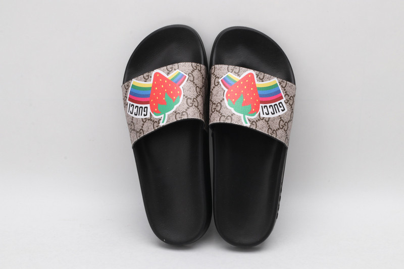 G*u*i sandals