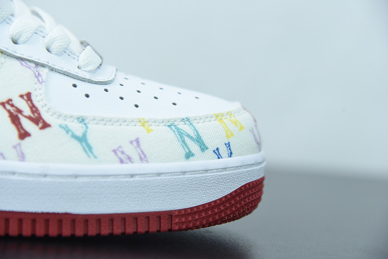 NIKE AIR FORCE 1 