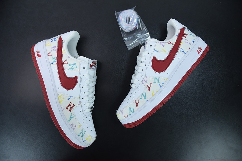 NIKE AIR FORCE 1 