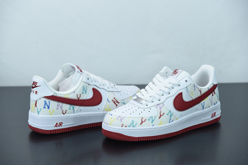 NIKE AIR FORCE 1 