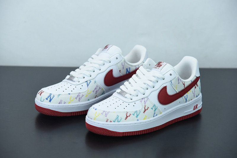 NIKE AIR FORCE 1 