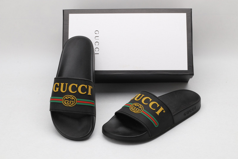 G*u*i sandals