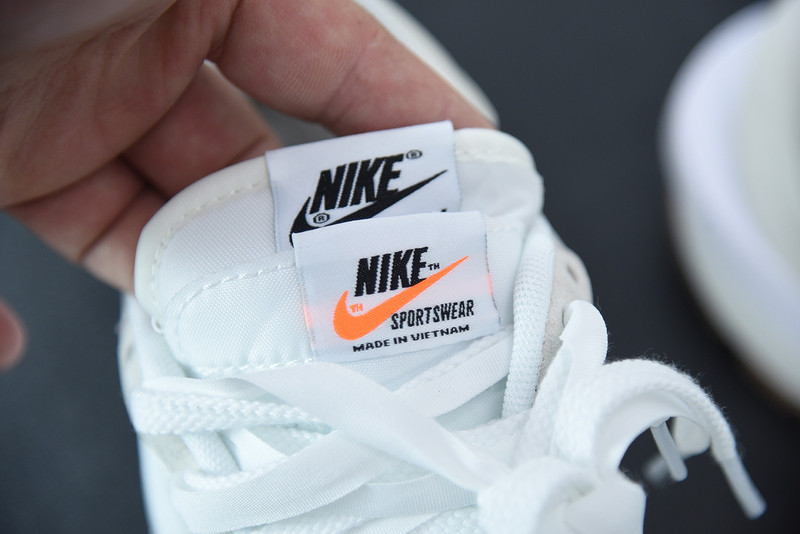NIKE VAPORWAFFLE SACAI WHITE DD1875-100