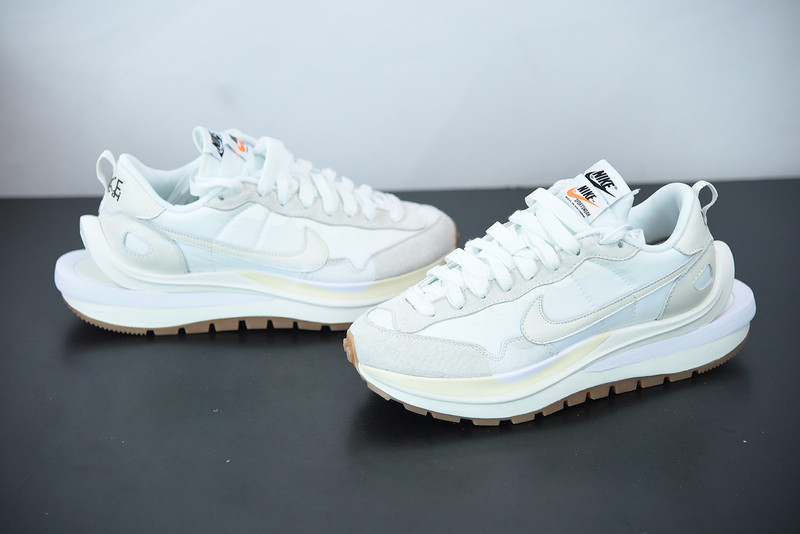 NIKE VAPORWAFFLE SACAI WHITE DD1875-100