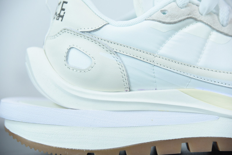 NIKE VAPORWAFFLE SACAI WHITE DD1875-100