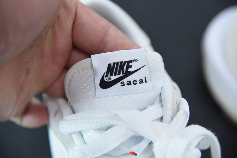 NIKE VAPORWAFFLE SACAI WHITE DD1875-100
