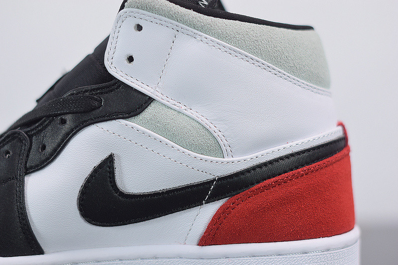 AIR JORDAN 1 MID SE  