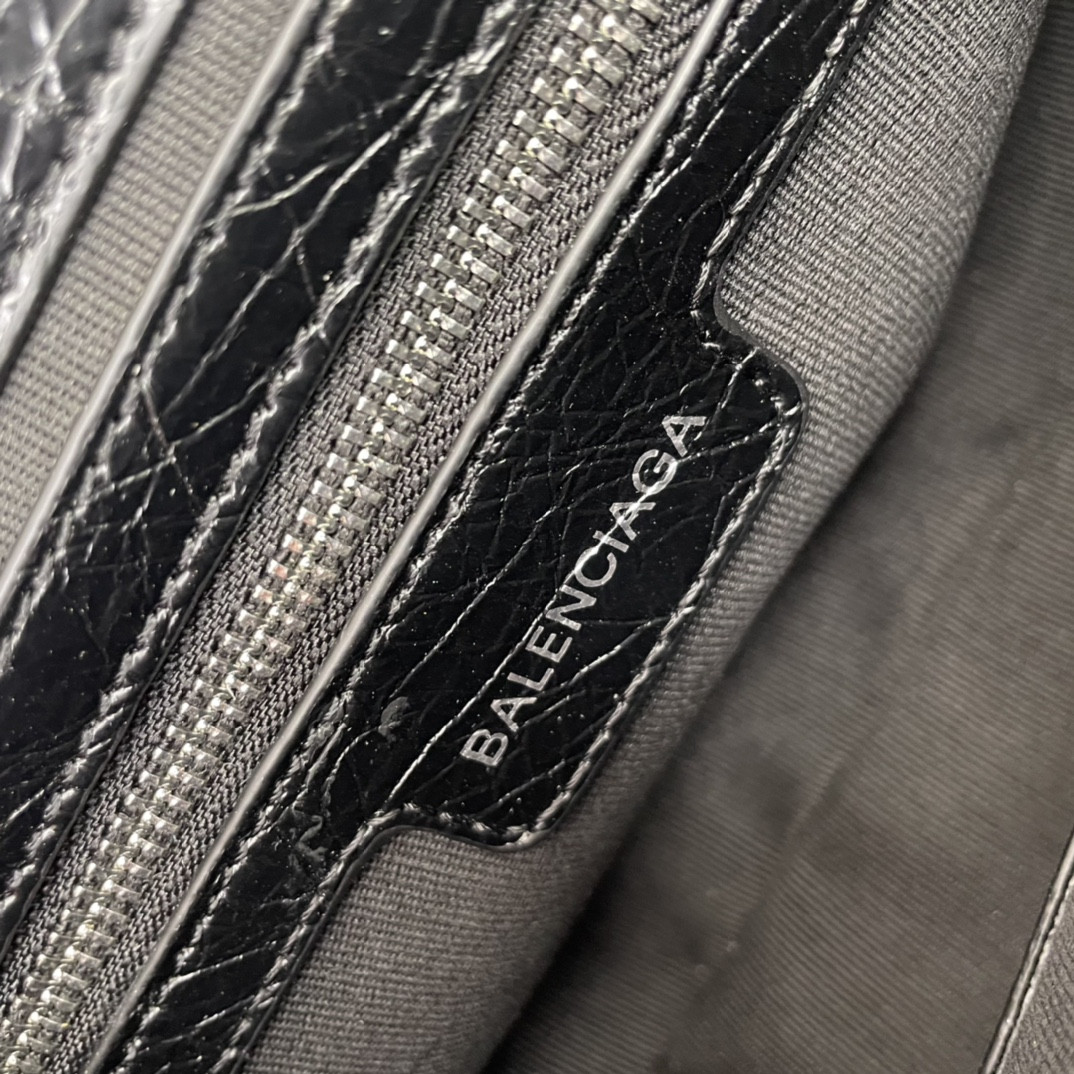 Ba*len*cia*ga purse