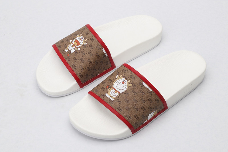 G*u*i sandals