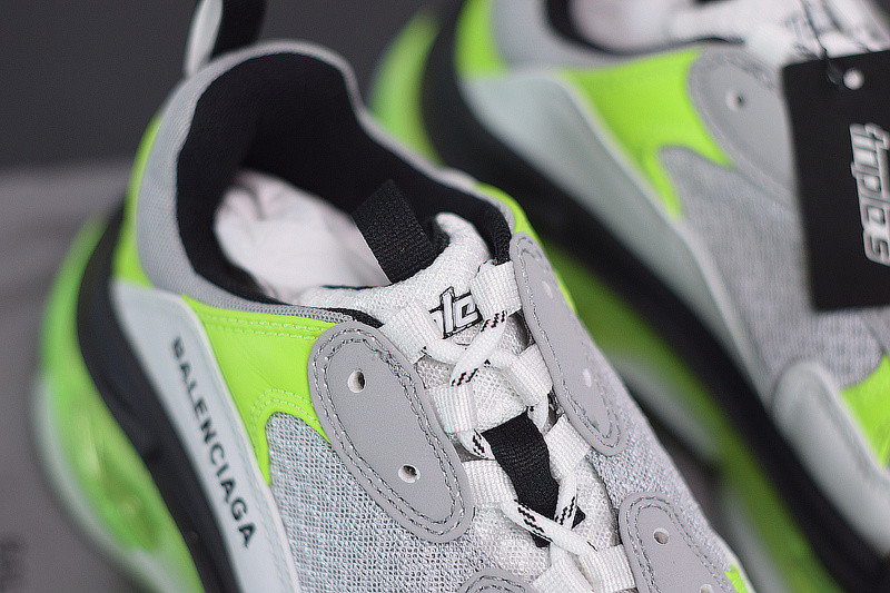 BC TRIPLE S TRAINER 541624 W2FR1 8297
