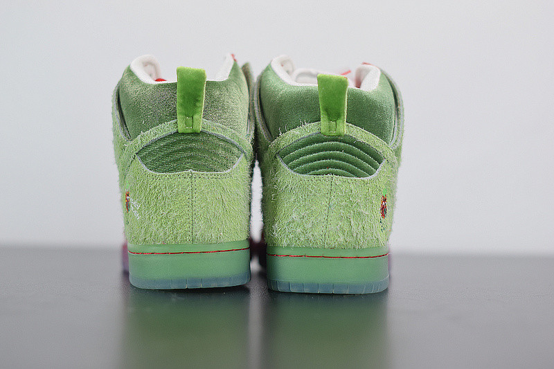 NIKE SB DUNK HIGH "STRAWBERRY COUGH" CW7093-600